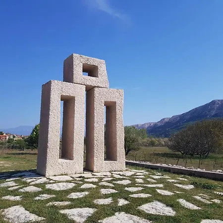 Πανσιόν Hrabric 3*